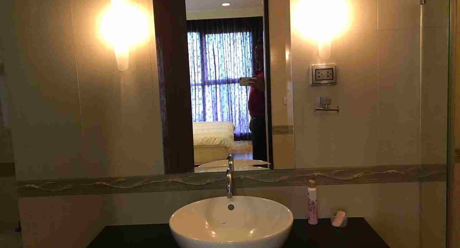 For sale 2 bedrooms condo in Pathum Wan, Bangkok