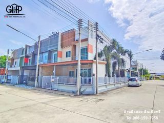 For sale 3 bed townhouse in Mueang Suphanburi, Suphan Buri