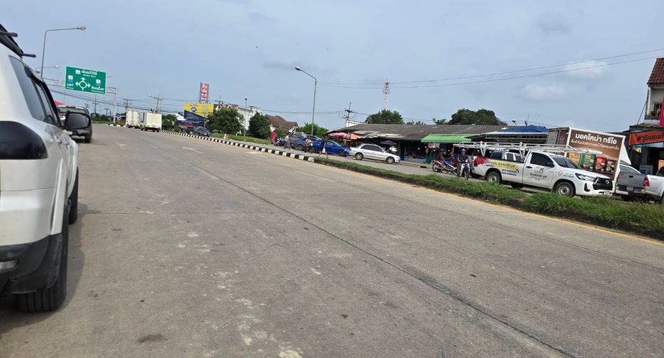 For rent and for sale 4 bed retail Space in Mueang Uttaradit, Uttaradit