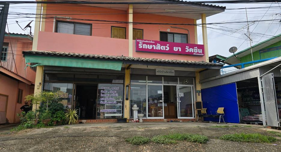 For rent and for sale 4 bed retail Space in Mueang Uttaradit, Uttaradit