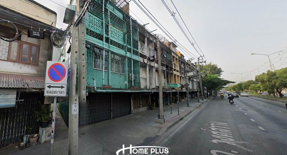 For sale 3 bedrooms retail Space in Bang Sue, Bangkok