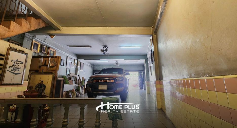 For sale 3 bedrooms retail Space in Bang Sue, Bangkok