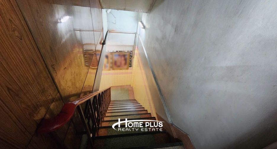 For sale 3 bedrooms retail Space in Bang Sue, Bangkok