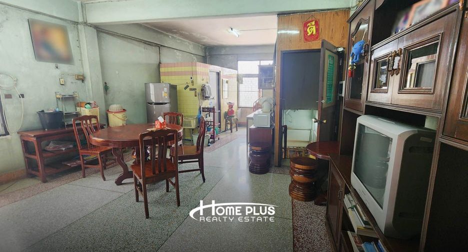 For sale 3 bedrooms retail Space in Bang Sue, Bangkok