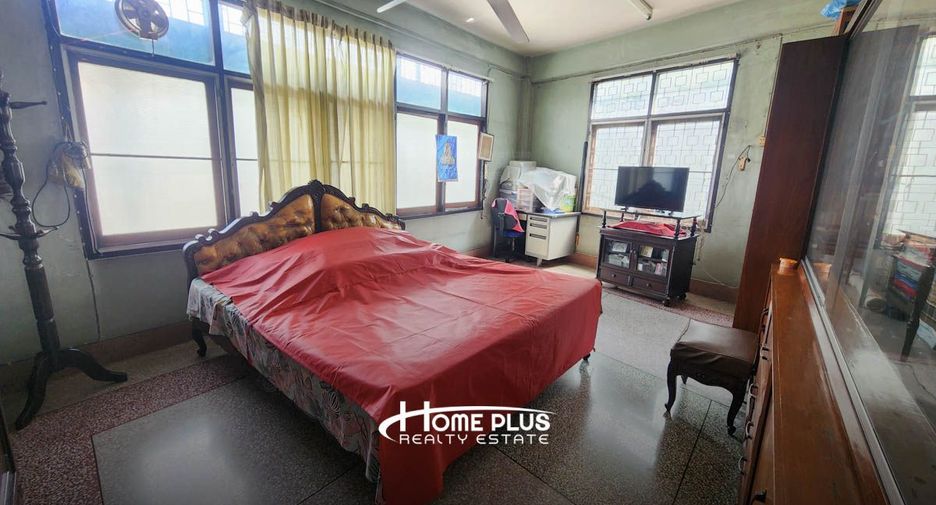 For sale 3 bedrooms retail Space in Bang Sue, Bangkok