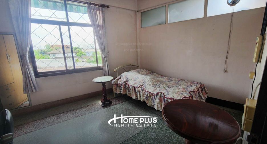 For sale 3 bedrooms retail Space in Bang Sue, Bangkok