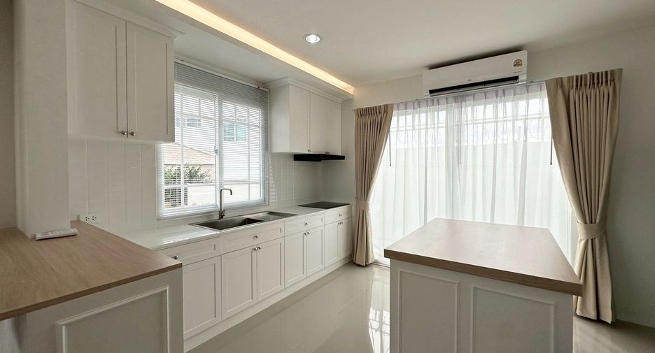 For sale 3 bedrooms house in Bang Lamung, Chonburi