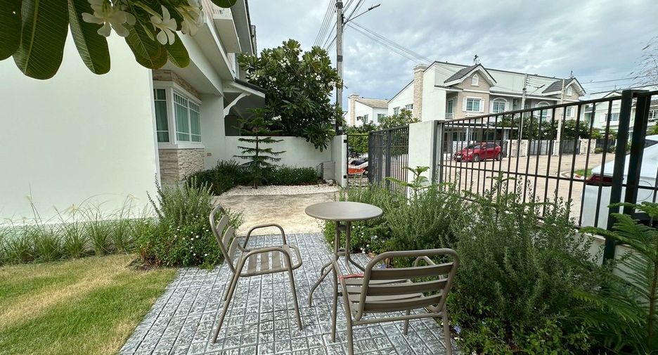 For sale 3 bedrooms house in Bang Lamung, Chonburi
