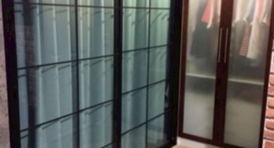 For rent and for sale 11 bed condo in Mueang Samut Prakan, Samut Prakan