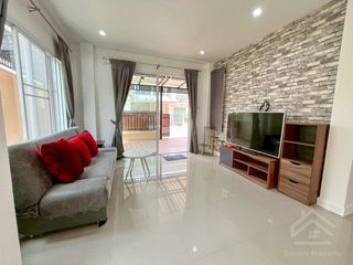 For rent 3 bed townhouse in Si Racha, Chonburi