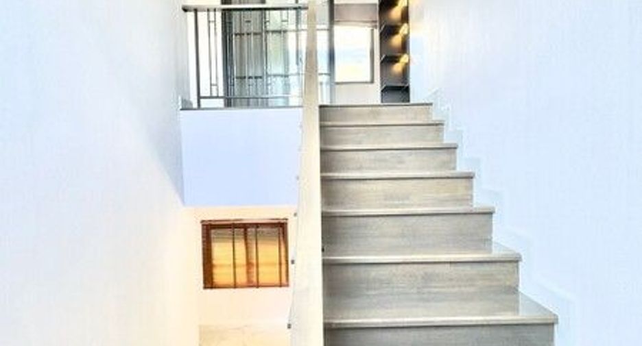 For sale 4 bedrooms house in Bang Kruai, Nonthaburi