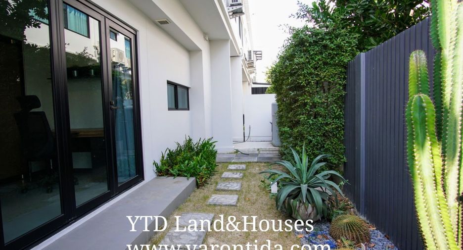 For rent 3 bedrooms townhouse in Bang Phli, Samut Prakan