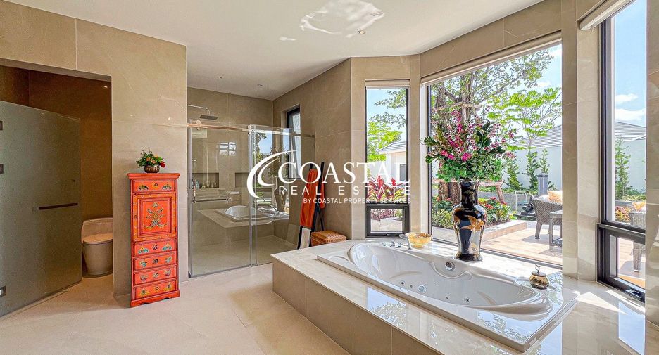 For sale 5 bedrooms house in East Pattaya, Pattaya