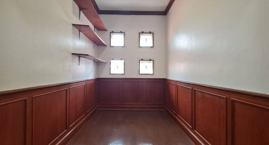 À vendre 5 chambres maison à Lat Krabang, Bangkok