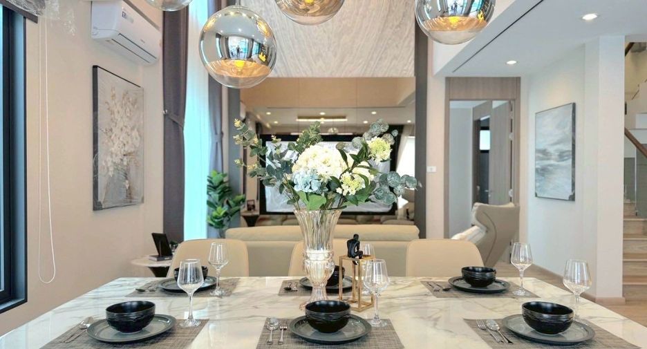 Villa en venta de 4 habitaciones en Bang Lamung, Chonburi