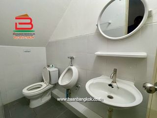 Local comercial en venta de 2 habitaciones en Lam Luk Ka, Pathum Thani