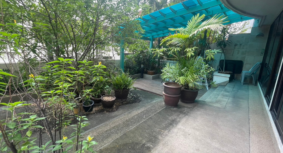 For sale 3 ベッドルーム condo in Watthana, Bangkok