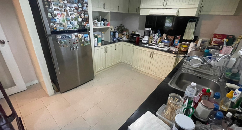 For sale 3 ベッドルーム condo in Watthana, Bangkok