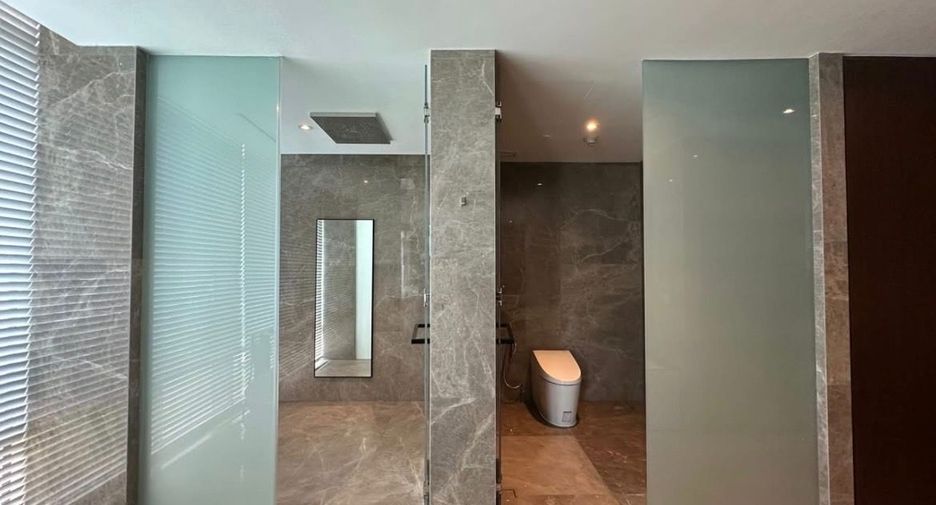 For sale 3 bedrooms condo in Pathum Wan, Bangkok