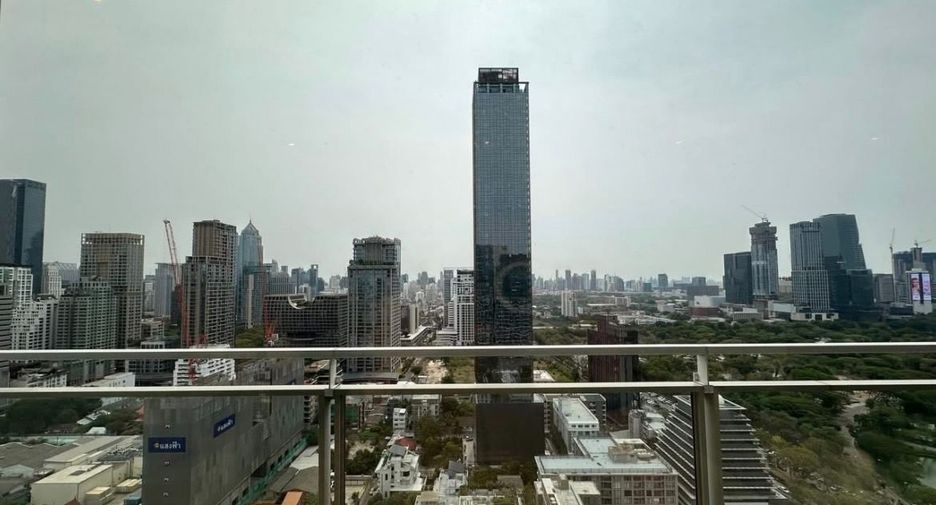 For sale 3 bedrooms condo in Pathum Wan, Bangkok