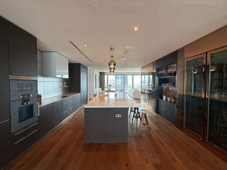 For sale 3 bedrooms condo in Pathum Wan, Bangkok