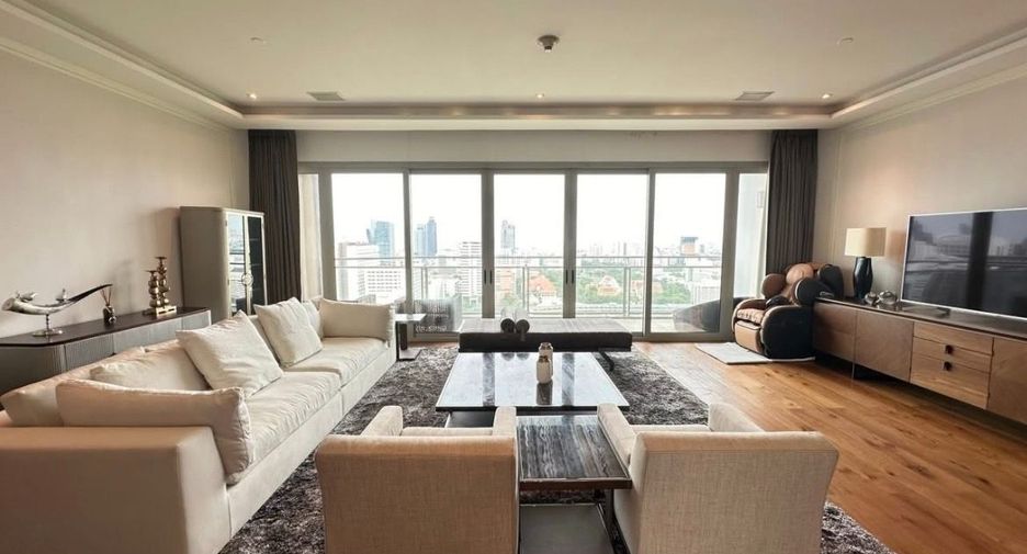 For sale 3 bedrooms condo in Pathum Wan, Bangkok