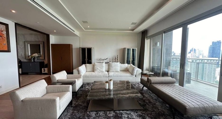 For sale 3 bedrooms condo in Pathum Wan, Bangkok