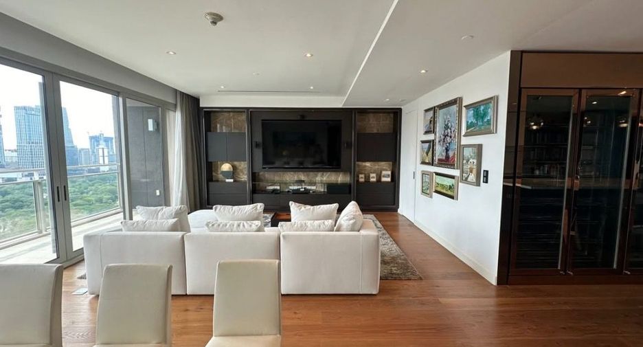 For sale 3 bedrooms condo in Pathum Wan, Bangkok