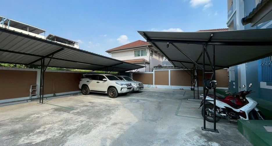 For sale 24 bedrooms apartment in Bang Khae, Bangkok
