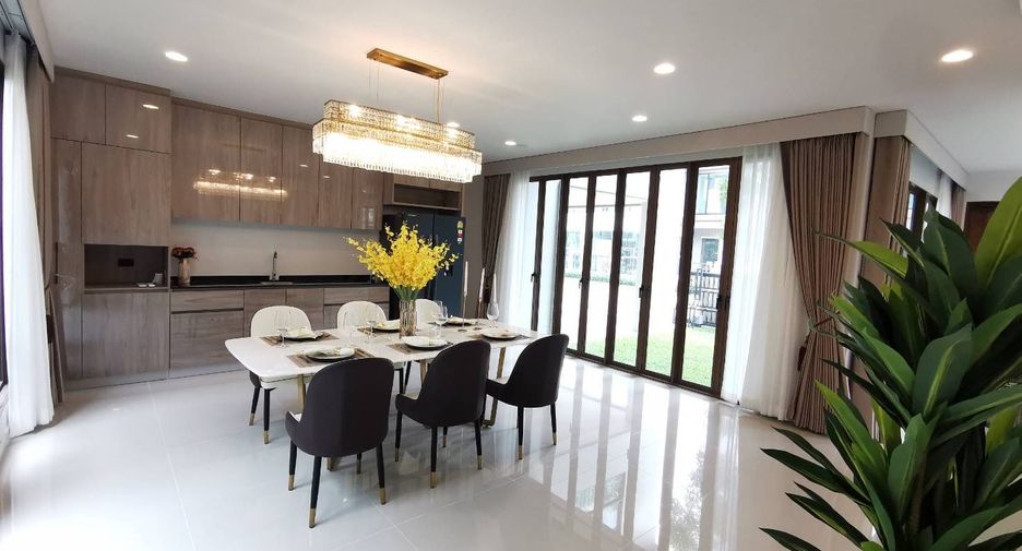 Casa en alquiler y en venta de 4 habitaciones en Bang Kapi, Bangkok
