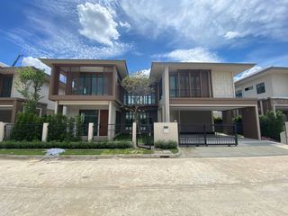 For rent and for sale 4 bedrooms house in Bang Kapi, Bangkok
