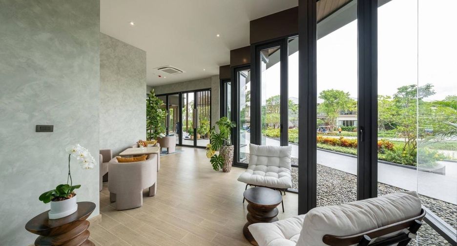Casa en alquiler y en venta de 4 habitaciones en Bang Kapi, Bangkok