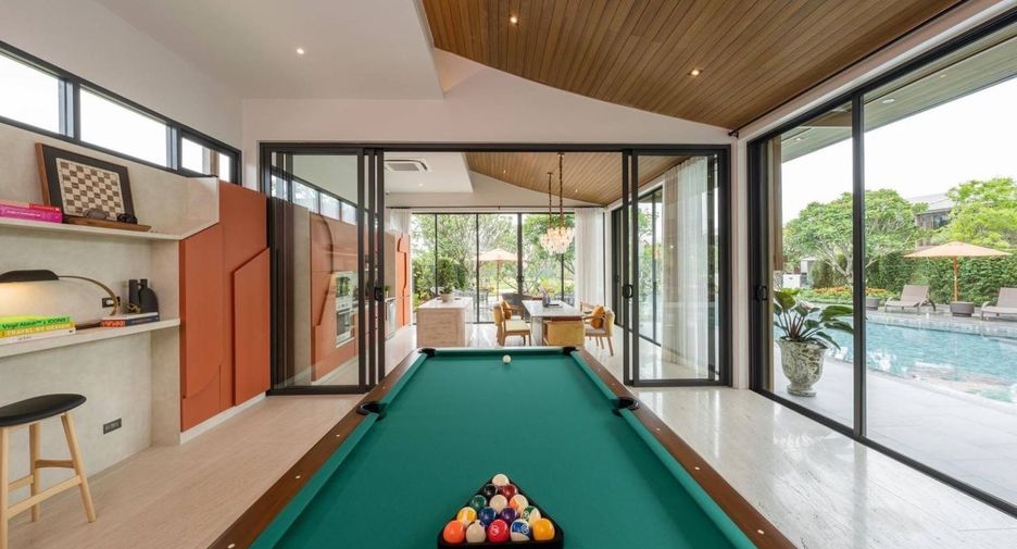 Casa en alquiler y en venta de 4 habitaciones en Bang Kapi, Bangkok