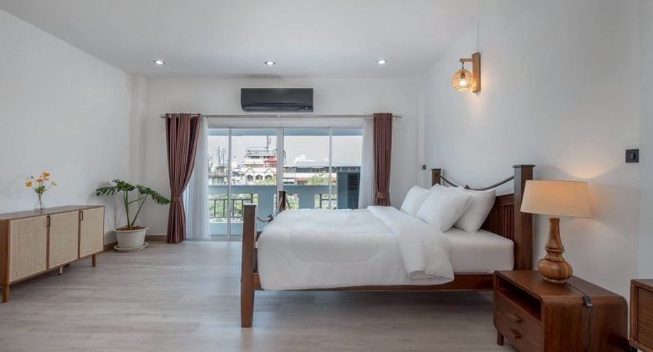 For rent 4 bedrooms townhouse in Mueang Chiang Mai, Chiang Mai