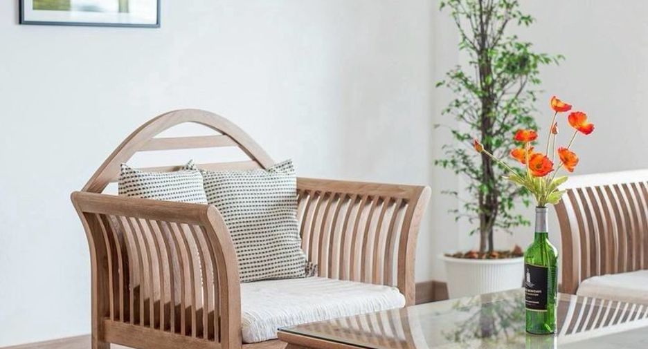 For rent 4 bedrooms townhouse in Mueang Chiang Mai, Chiang Mai
