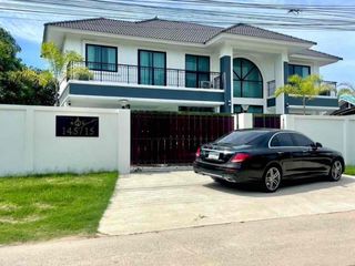 For sale and for rent 4 bed villa in Bang Lamung, Chonburi
