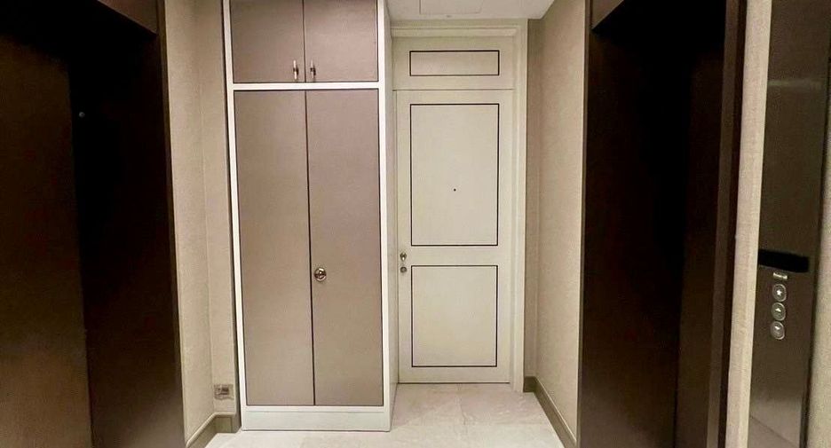 For rent and for sale 3 bedrooms condo in Khlong San, Bangkok