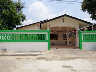 For rent 2 bedrooms house in Saphan Sung, Bangkok
