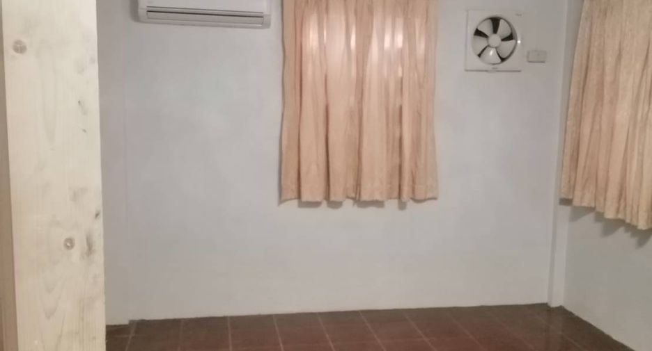 For rent 2 bedrooms house in Saphan Sung, Bangkok