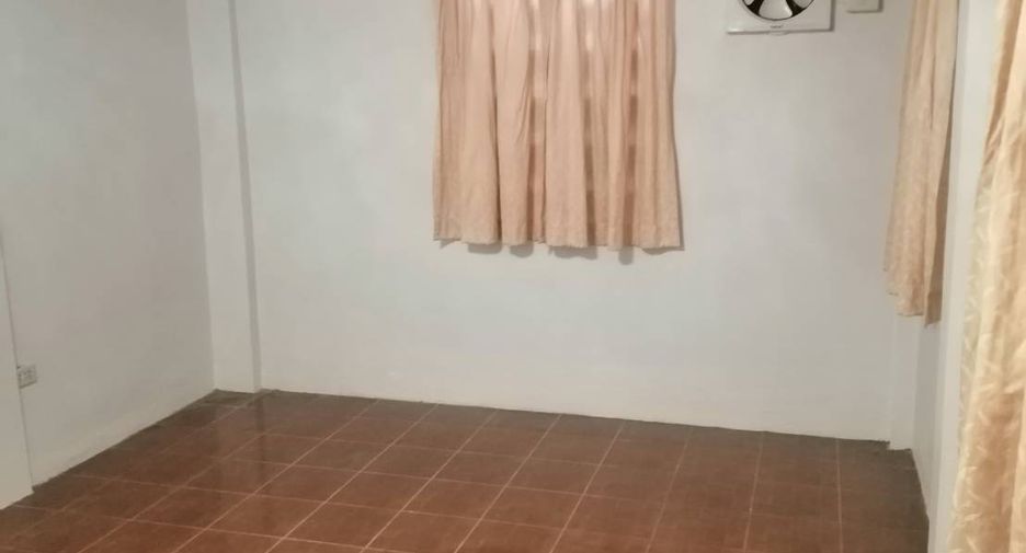 For rent 2 bedrooms house in Saphan Sung, Bangkok
