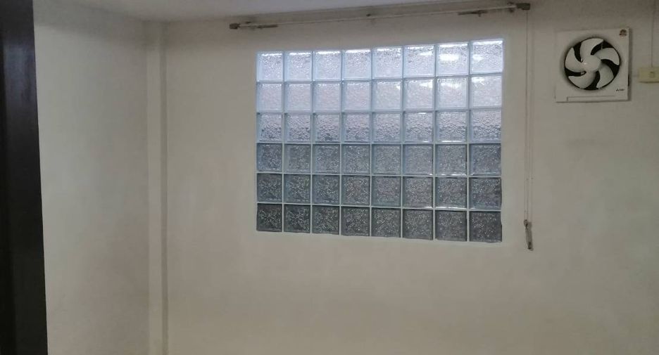 For rent 2 bedrooms house in Saphan Sung, Bangkok