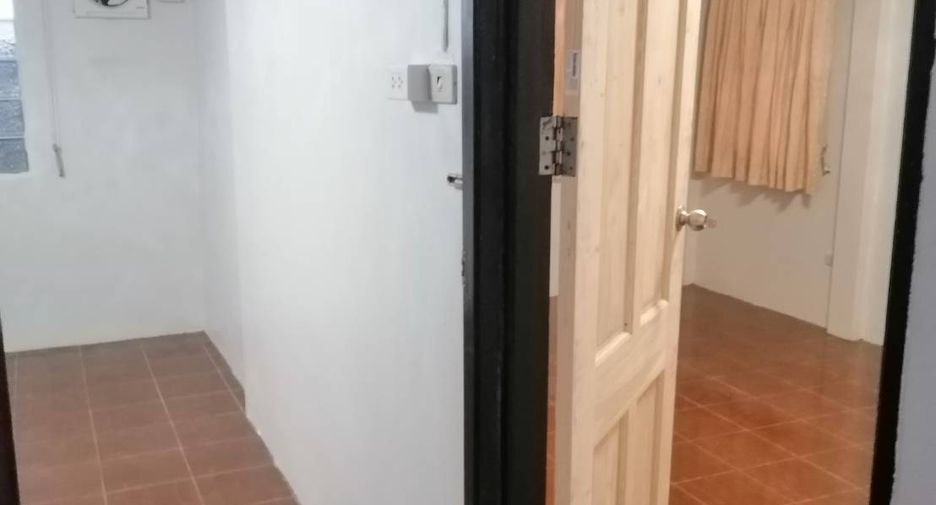 For rent 2 bedrooms house in Saphan Sung, Bangkok