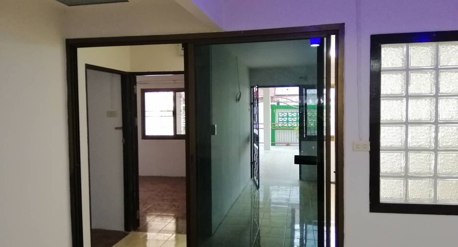 For rent 2 bedrooms house in Saphan Sung, Bangkok