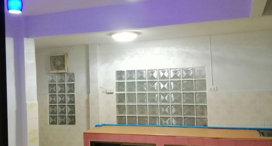 For rent 2 bedrooms house in Saphan Sung, Bangkok