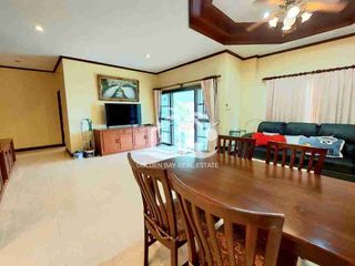 Haus zur Miete mit 3 Zimmer in Bang Lamung, Chonburi