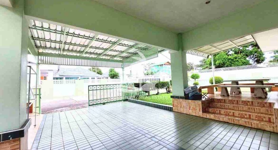 Haus zur Miete mit 3 Zimmer in Bang Lamung, Chonburi