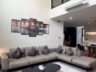For rent and for sale 12 bedrooms house in Watthana, Bangkok