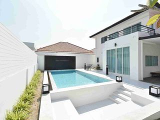 For rent 3 bedrooms villa in Bang Lamung, Chonburi