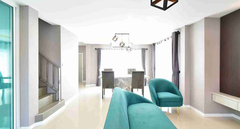 À louer 3 chambres villa à Bang Lamung, Chonburi