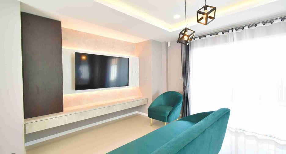 À louer 3 chambres villa à Bang Lamung, Chonburi